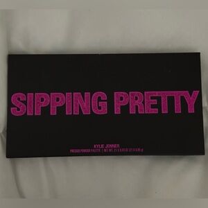 Kylie Cosmetics - 21st Birthday Sipping Pretty Palette